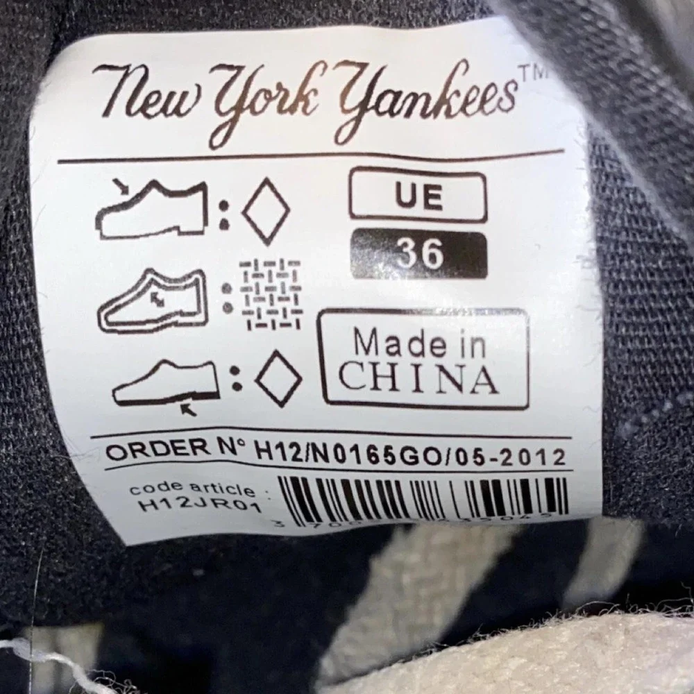 New York Yankees Leather Sneakers Logo Navy Embroidered Women's 5.5